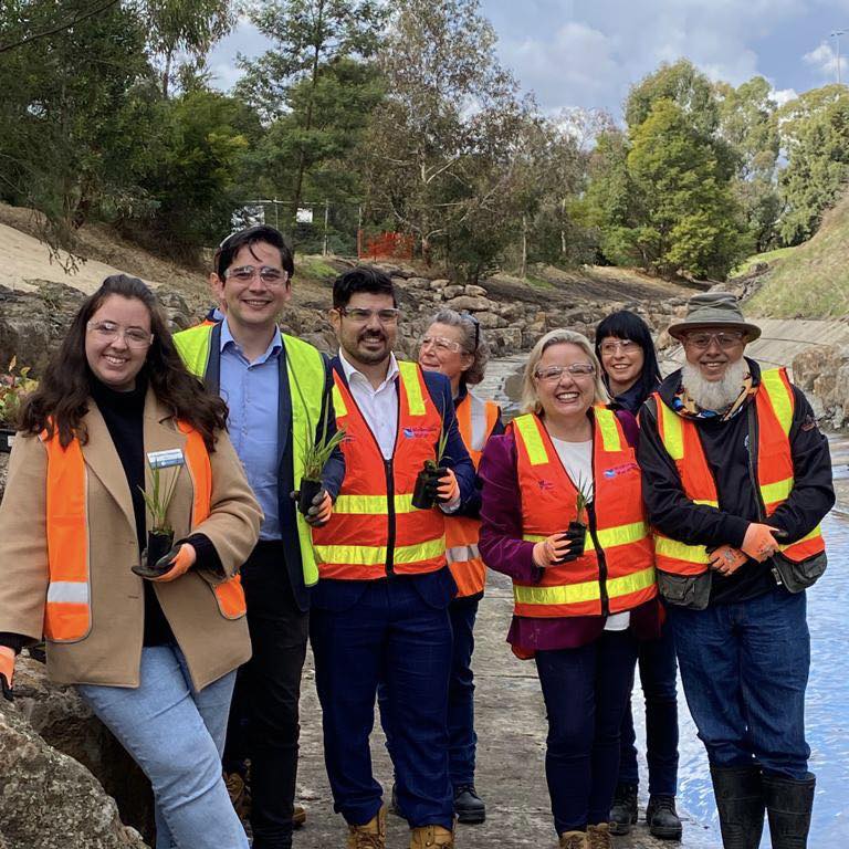 From left to right: Cr Angelica Panopoulosl – Mayor of Merri-bek; Cr Pierce Tyson - Mayor of Moonee Valley; Anthony Cianflone MP; Rachel Lopes, Lead for Chain of Ponds Collaboration; Kathleen Matthews-Ward MP; Maree Lang, Managing Director of Greater Western Water; Andrew Gardiner, Wurundjeri Cultural Heritage Aboriginal Corporation